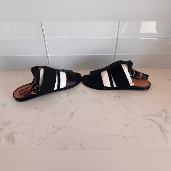 Gentle Souls Kenneth Cole Black Leather Sandals - Picture 3 of 9